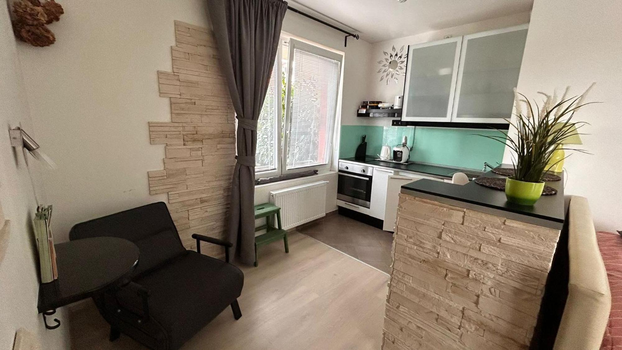 פראג Bastien Studio Near Airport מראה חיצוני תמונה