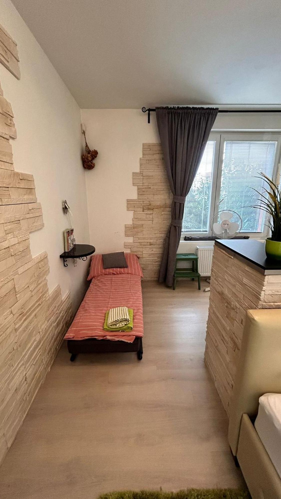 פראג Bastien Studio Near Airport מראה חיצוני תמונה