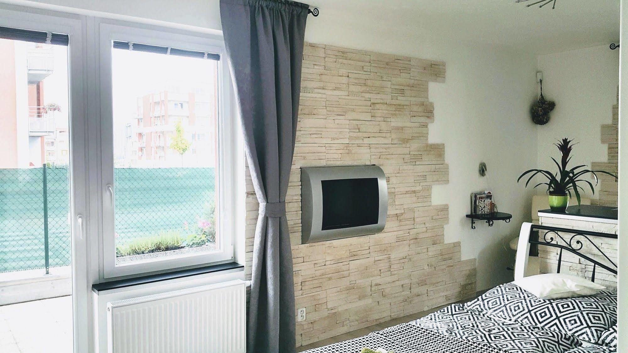 פראג Bastien Studio Near Airport מראה חיצוני תמונה