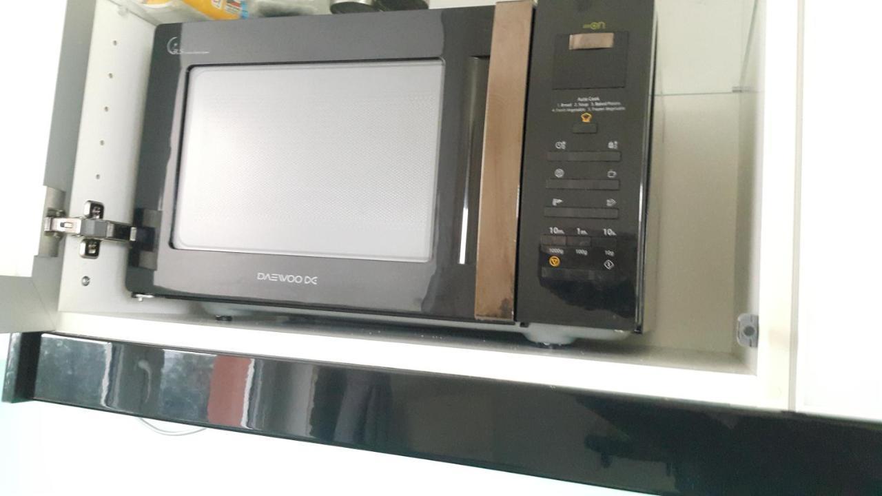 פראג Bastien Studio Near Airport מראה חיצוני תמונה