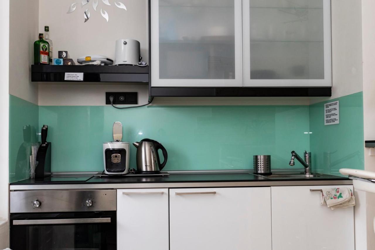 פראג Bastien Studio Near Airport מראה חיצוני תמונה
