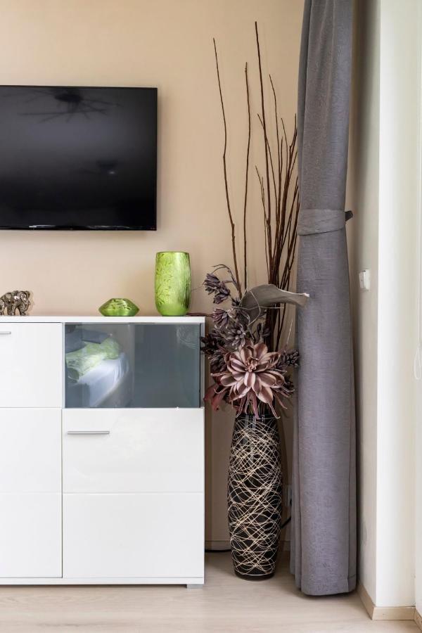 פראג Bastien Studio Near Airport מראה חיצוני תמונה