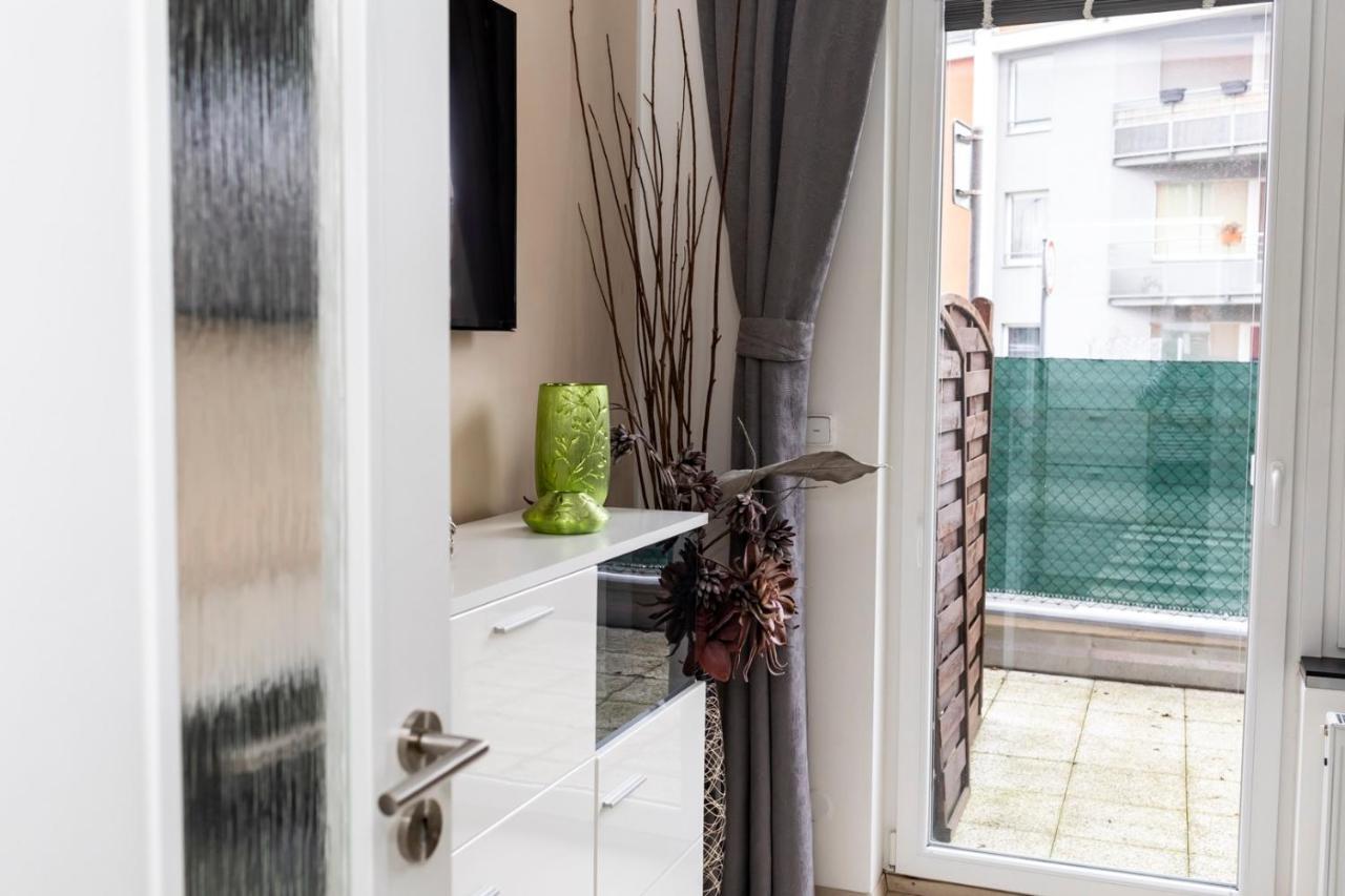 פראג Bastien Studio Near Airport מראה חיצוני תמונה